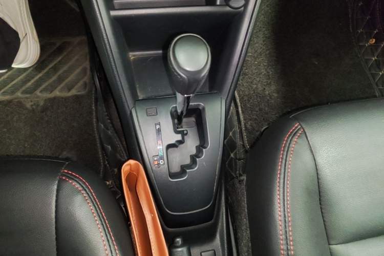 Used Toyota YARiS L Zhi Xiang 2017 1.5E CVT Dynamic Edition Gear Lever