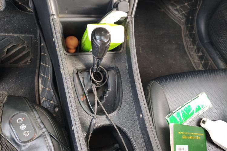 Used Toyota YARiS L Zhi Xiang 2017 1.5E CVT Dynamic Edition Gear Lever