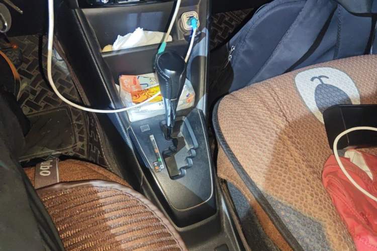 Used Toyota YARiS L Zhi Xiang 2017 1.5E CVT Dynamic Edition Gear Lever