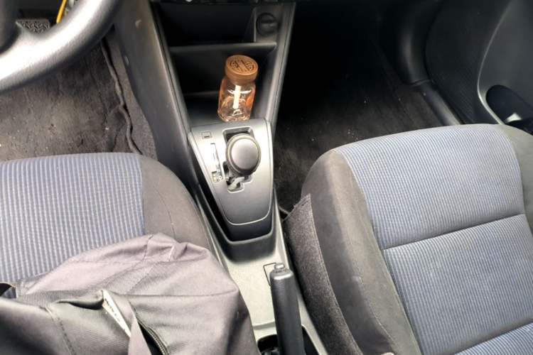Used Toyota YARiS L Zhi Xiang 2017 1.5E CVT Dynamic Edition Gear Lever