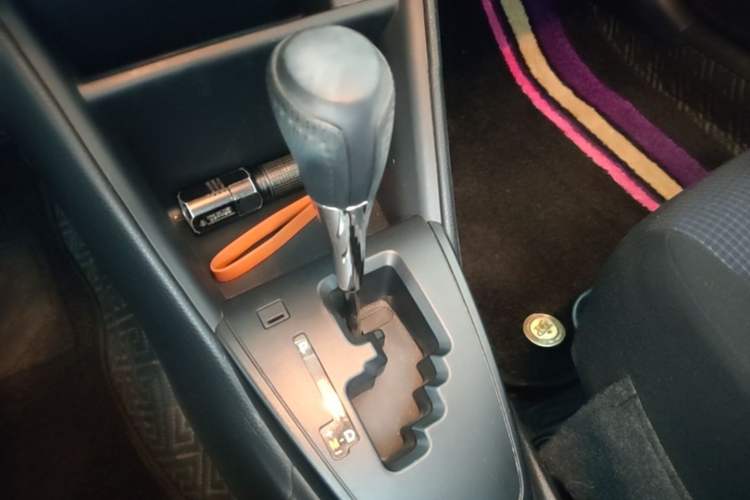 Used Toyota YARiS L Zhi Xiang 2017 1.5E CVT Dynamic Edition Gear Lever