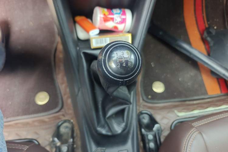 Used Toyota YARiS L Zhi Xiang 2017 1.5E Manual Charm Edition Gear Lever