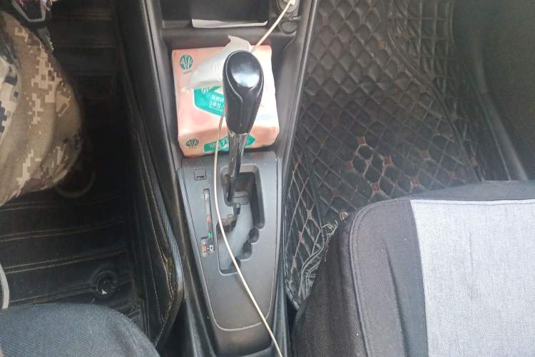 Used Toyota YARiS L Zhi Xiang 2017 1.5E CVT Dynamic Edition Gear Lever