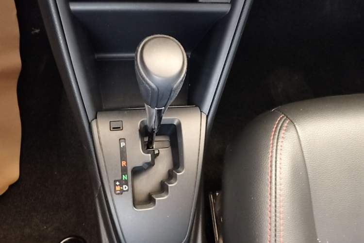 Used Toyota YARiS L Zhi Xiang 2017 1.5E CVT Dynamic Edition Gear Lever