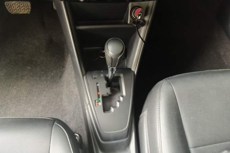 Used Toyota YARiS L Zhi Xiang 2017 1.5E CVT Dynamic Edition Gear Lever