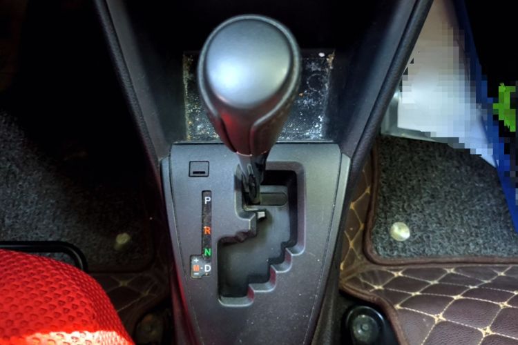 Used Toyota YARiS L Zhi Xiang 2017 1.5E CVT Dynamic Edition Gear Lever
