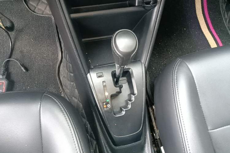 Used Toyota YARiS L Zhi Xiang 2017 1.5E CVT Dynamic Edition Gear Lever
