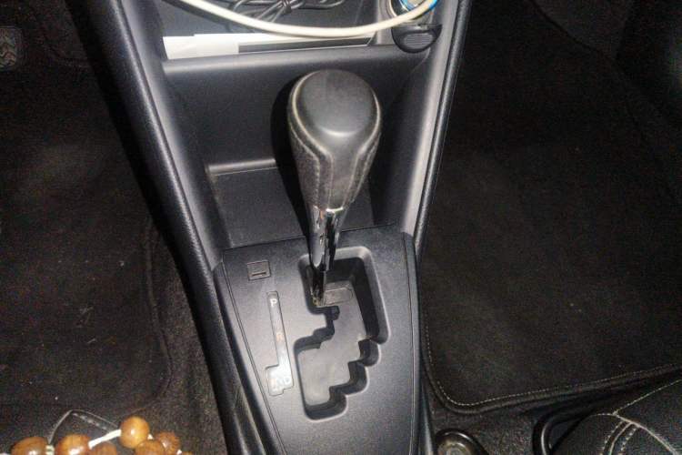 Used Toyota YARiS L Zhi Xiang 2017 1.5E CVT Dynamic Edition Gear Lever