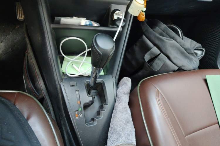 Used Toyota YARiS L Zhi Xiang 2017 1.5E CVT Dynamic Edition Gear Lever