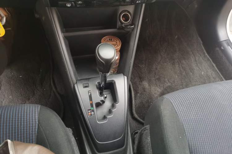 Used Toyota YARiS L Zhi Xiang 2017 1.5E CVT Dynamic Edition Gear Lever