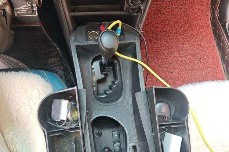 Used Toyota YARiS L Zhi Xiang 2017 1.5E CVT Dynamic Edition Gear Lever
