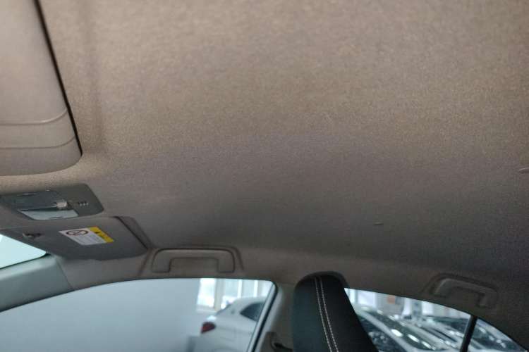Used Toyota YARiS L Zhi Xiang 2017 1.5E Manual Charm Edition Headliner