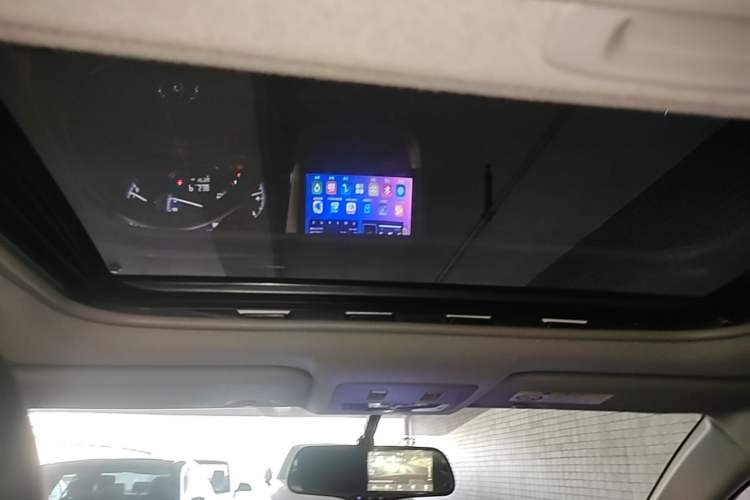 Used Toyota YARiS L Zhi Xiang 2017 1.5G CVT Xuan Dong Skyroof Edition Headliner