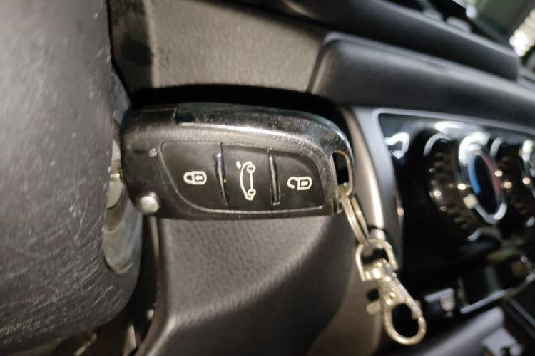 Used Toyota YARiS L Zhi Xiang 2017 1.5E CVT Dynamic Edition Interior 1