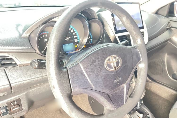 Used Toyota YARiS L Zhi Xiang 2017 1.5E CVT Dynamic Edition Interior 3