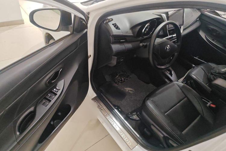 Used Toyota YARiS L Zhi Xiang 2017 1.5E CVT Dynamic Edition Interior 3