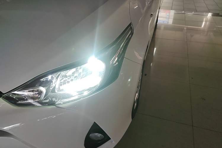 Used Toyota YARiS L Zhi Xiang 2017 1.5G CVT Xuan Dong Skyroof Edition Left Front Headlight