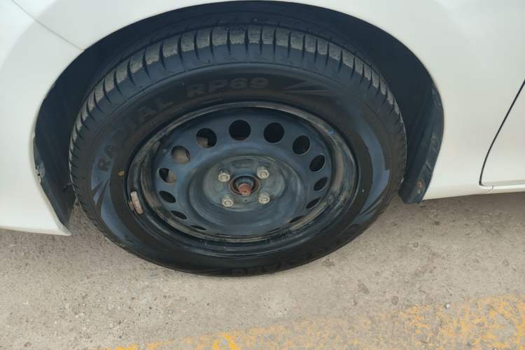 Used Toyota YARiS L Zhi Xiang 2017 1.5E Manual Charm Edition Left Front Wheel Hub