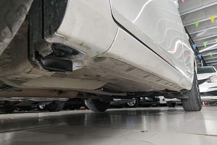 Used Toyota YARiS L Zhi Xiang 2017 1.5E CVT Dynamic Edition Left Side Sill