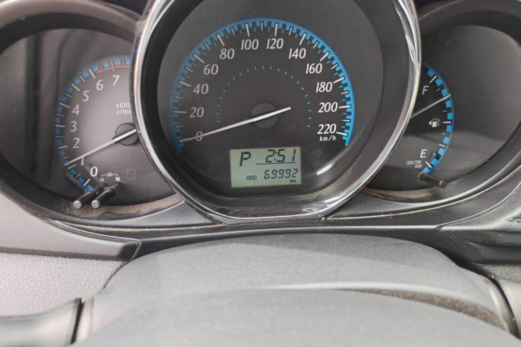 Used Toyota YARiS L Zhi Xiang 2017 1.5E CVT Dynamic Edition Odometer Close Up