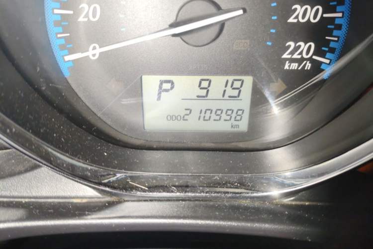 Used Toyota YARiS L Zhi Xiang 2017 1.5E CVT Dynamic Edition Odometer Close Up