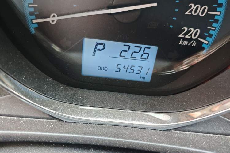 Used Toyota YARiS L Zhi Xiang 2017 1.5E CVT Dynamic Edition Odometer Close Up