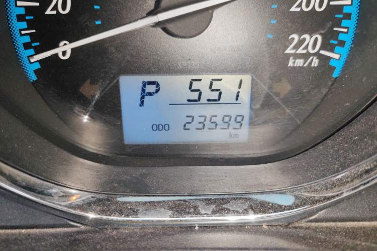 Used Toyota YARiS L Zhi Xiang 2017 1.5E CVT Dynamic Edition Odometer Close Up