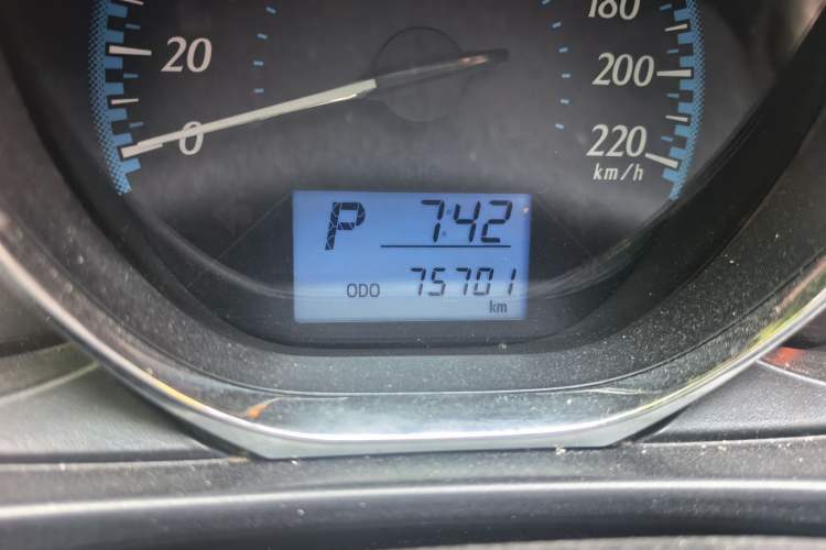 Used Toyota YARiS L Zhi Xiang 2017 1.5E CVT Dynamic Edition Odometer Close Up