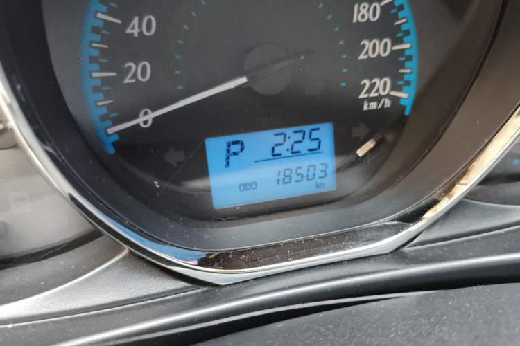 Used Toyota YARiS L Zhi Xiang 2017 1.5E CVT Dynamic Edition Odometer Close Up