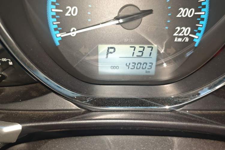 Used Toyota YARiS L Zhi Xiang 2017 1.5E CVT Dynamic Edition Odometer Close Up