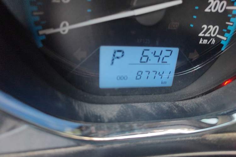 Used Toyota YARiS L Zhi Xiang 2017 1.5E CVT Dynamic Edition Odometer Close Up