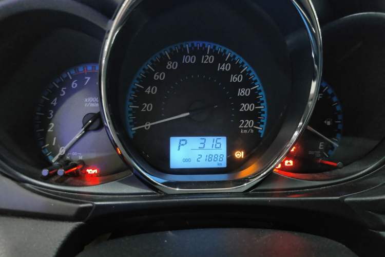 Used Toyota YARiS L Zhi Xiang 2017 1.5E CVT Dynamic Edition Odometer Close Up