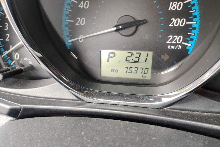 Used Toyota YARiS L Zhi Xiang 2017 1.5E CVT Dynamic Edition Odometer Close Up