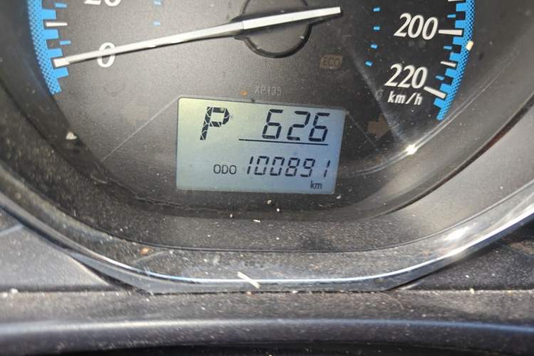 Used Toyota YARiS L Zhi Xiang 2017 1.5E CVT Dynamic Edition Odometer Close Up