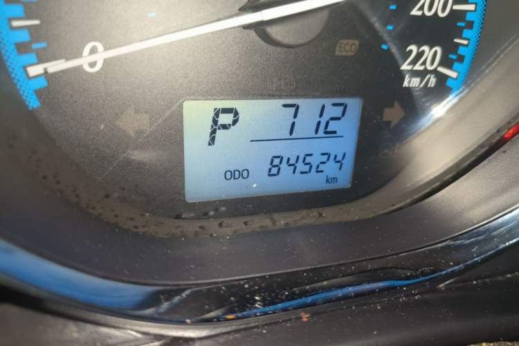 Used Toyota YARiS L Zhi Xiang 2017 1.5E CVT Dynamic Edition Odometer Close Up