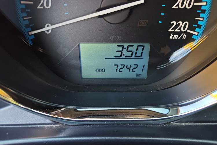 Used Toyota YARiS L Zhi Xiang 2017 1.5E Manual Charm Edition Odometer Close Up