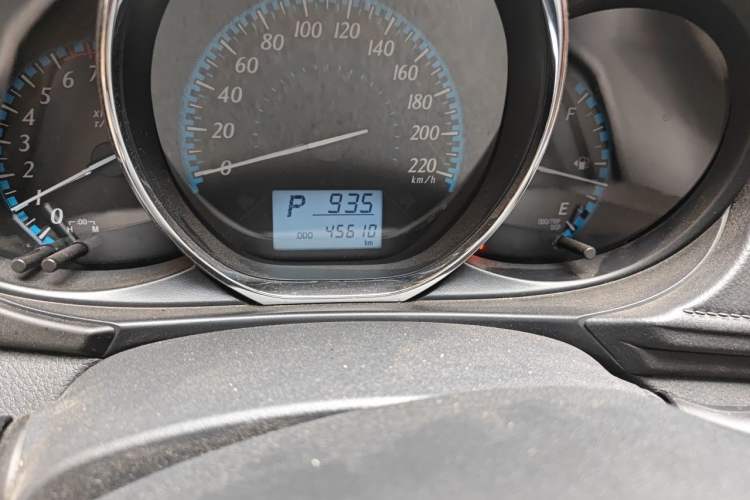 Used Toyota YARiS L Zhi Xiang 2017 1.5E CVT Dynamic Edition Odometer Close Up