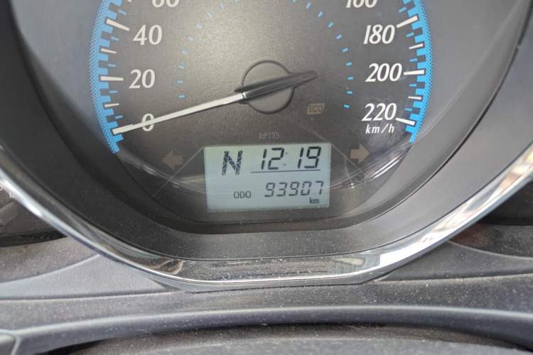 Used Toyota YARiS L Zhi Xiang 2017 1.5E CVT Dynamic Edition Odometer Close Up