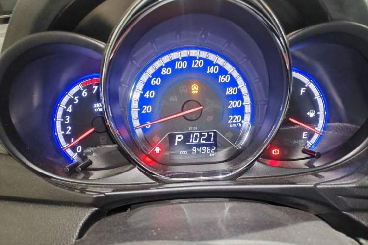 Used Toyota YARiS L Zhi Xiang 2017 1.5E CVT Dynamic Edition Odometer Close Up