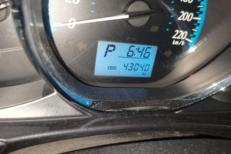 Used Toyota YARiS L Zhi Xiang 2017 1.5E CVT Dynamic Edition Odometer Close Up