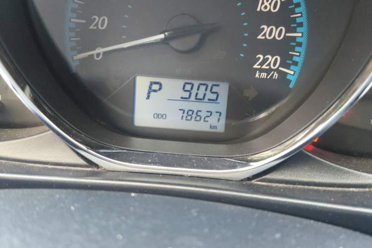 Used Toyota YARiS L Zhi Xiang 2017 1.5E CVT Dynamic Edition Odometer Close Up