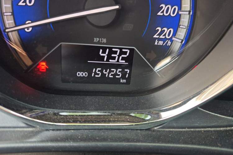 Used Toyota YARiS L Zhi Xiang 2017 1.5G Manual Xuan Dong Edition Odometer Close Up