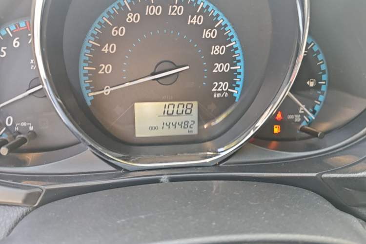Used Toyota YARiS L Zhi Xiang 2017 1.3E Manual Charm Edition Odometer Close Up