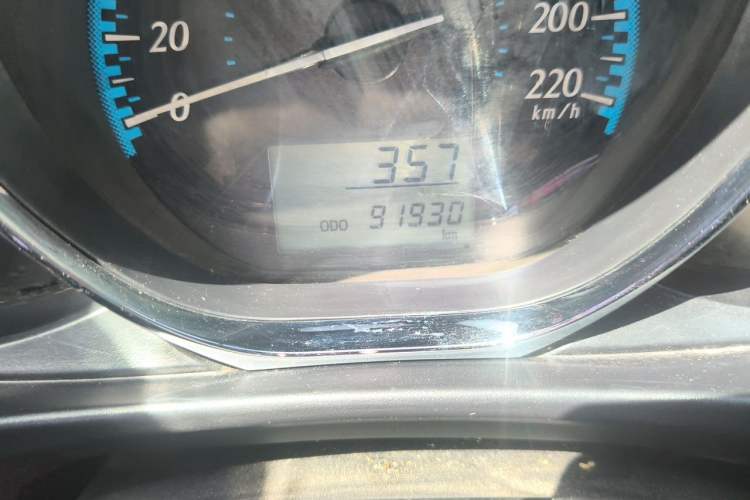 Used Toyota YARiS L Zhi Xiang 2017 1.3E Manual Charm Edition Odometer Close Up