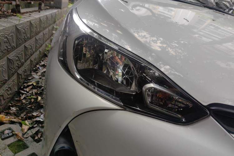 Used Toyota YARiS L Zhi Xiang 2017 1.5E CVT Dynamic Edition Right Front Headlight