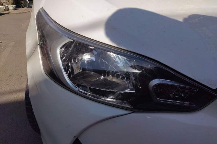 Used Toyota YARiS L Zhi Xiang 2017 1.5E CVT Dynamic Edition Right Front Headlight