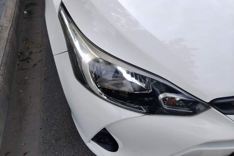 Used Toyota YARiS L Zhi Xiang 2017 1.5E CVT Dynamic Edition Right Front Headlight