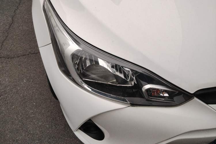 Used Toyota YARiS L Zhi Xiang 2017 1.3E Manual Charm Edition Right Front Headlight
