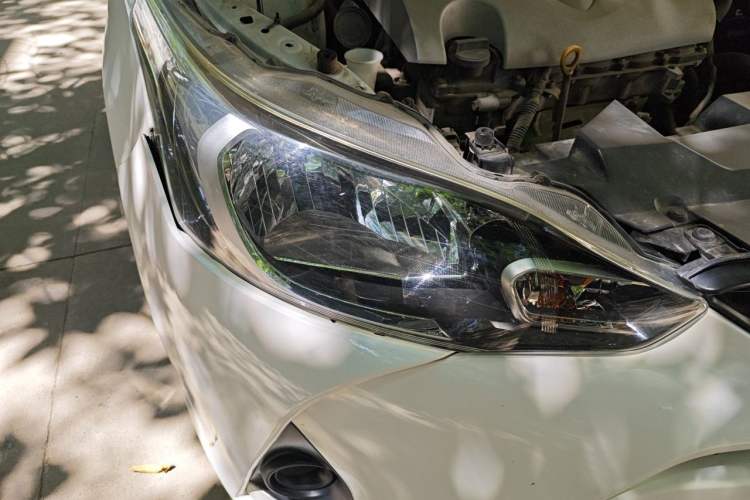 Used Toyota YARiS L Zhi Xiang 2017 1.5G CVT Xuan Dong Edition Right Front Headlight