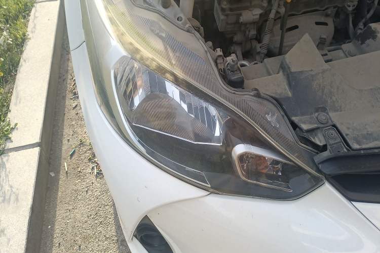 Used Toyota YARiS L Zhi Xiang 2017 1.5E CVT Dynamic Edition Right Front Headlight
